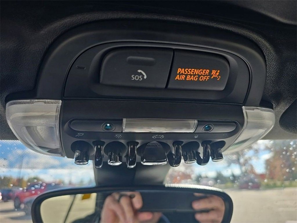 Used 2022 MINI Cooper S w/ Premium Package image 15