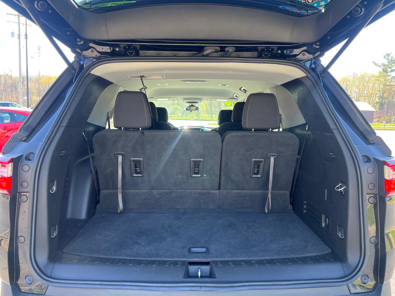 Used 2020 Chevrolet Traverse LT w/ LPO, Cargo Package AWD/4WD image 37