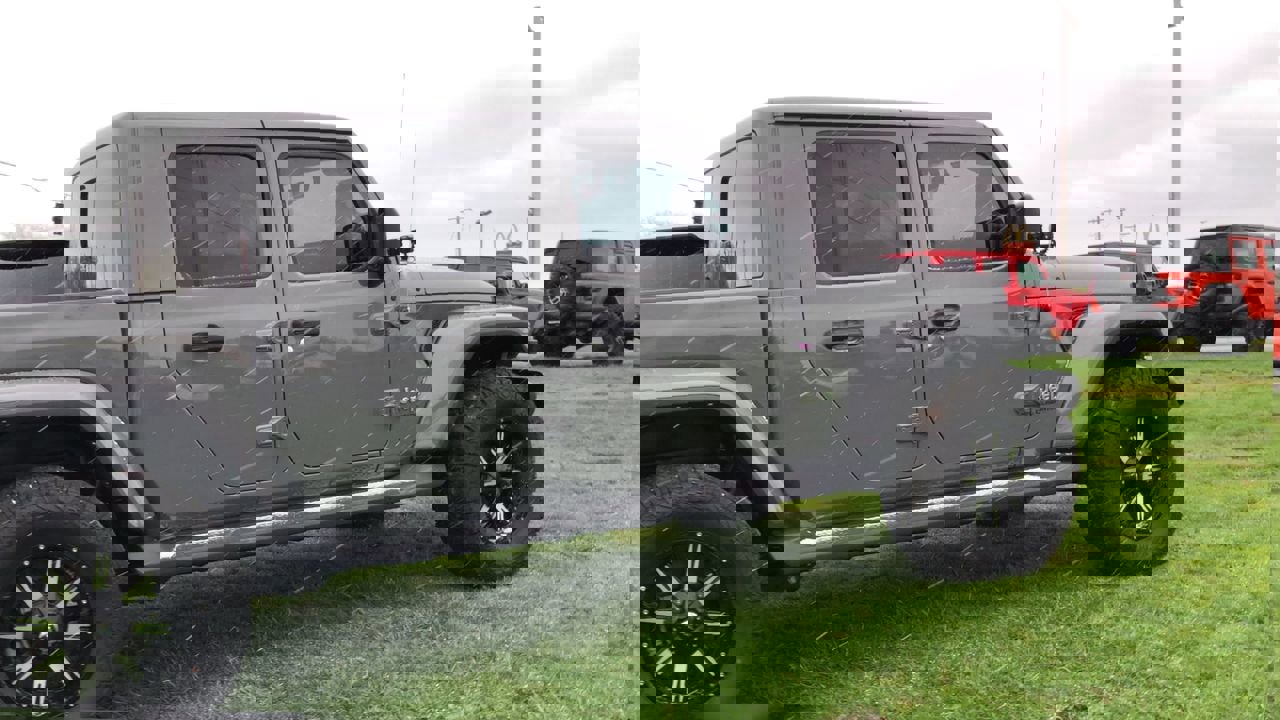 Used 2021 Jeep Gladiator Overland w/ Popular Equipment Package image 8