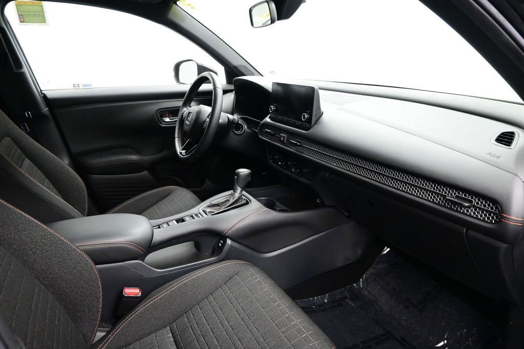Used 2025 Honda HR-V Sport image 10
