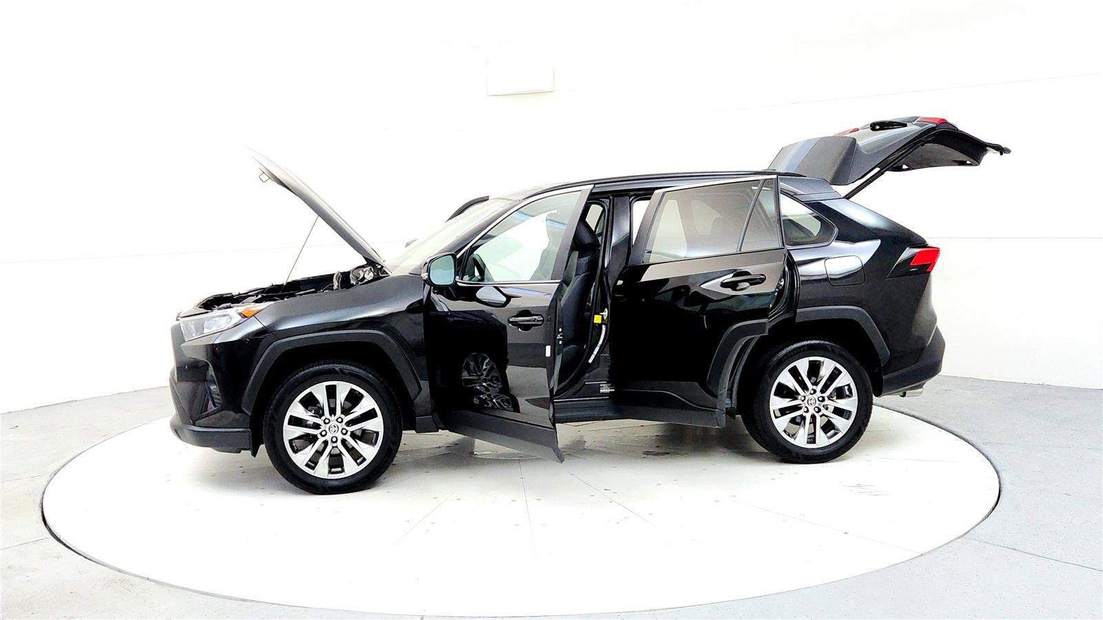 Used 2021 Toyota RAV4 XLE Premium AWD/4WD image 10