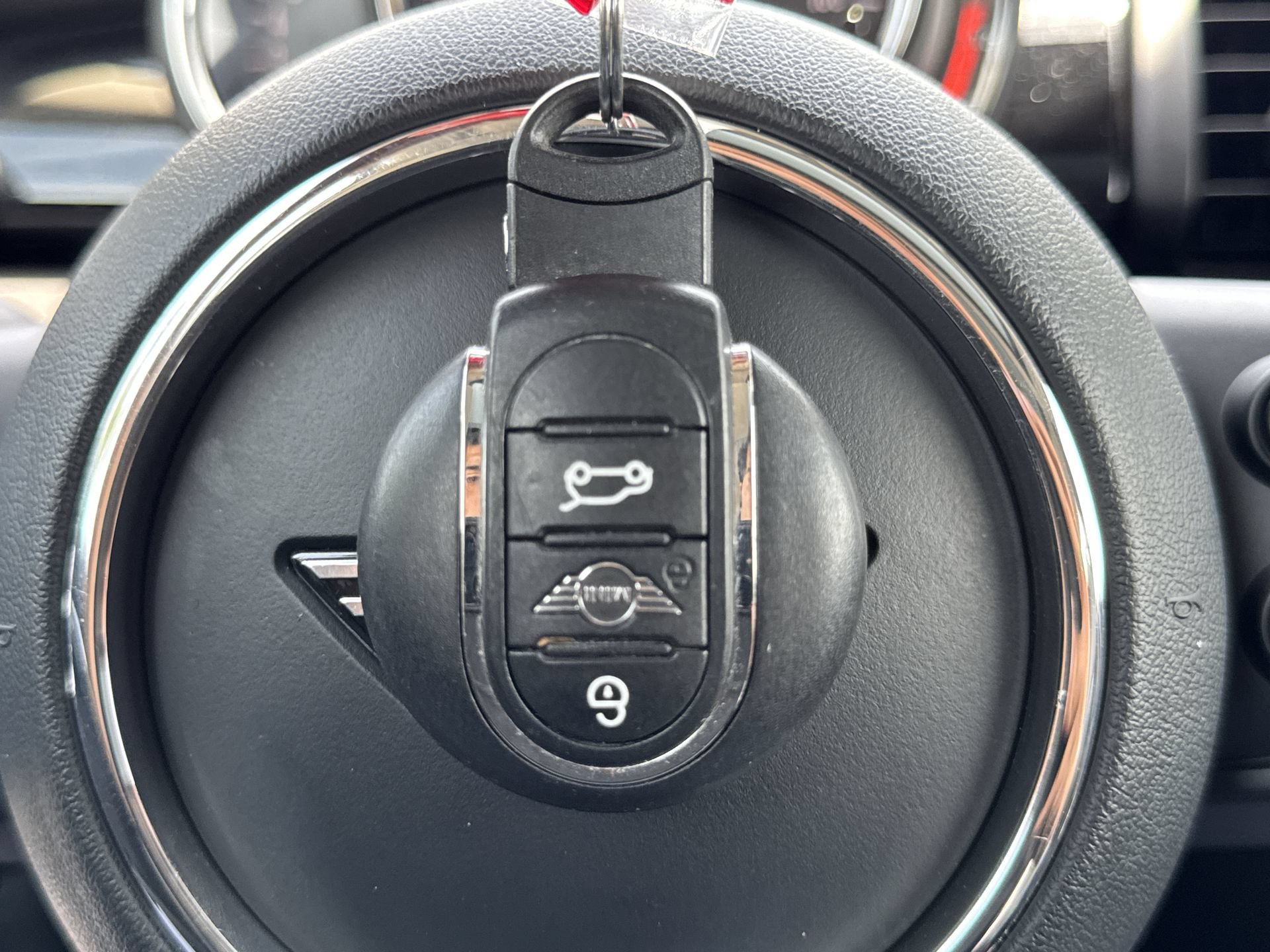 Used 2019 MINI Cooper S w/ Premium Package FWD image 32
