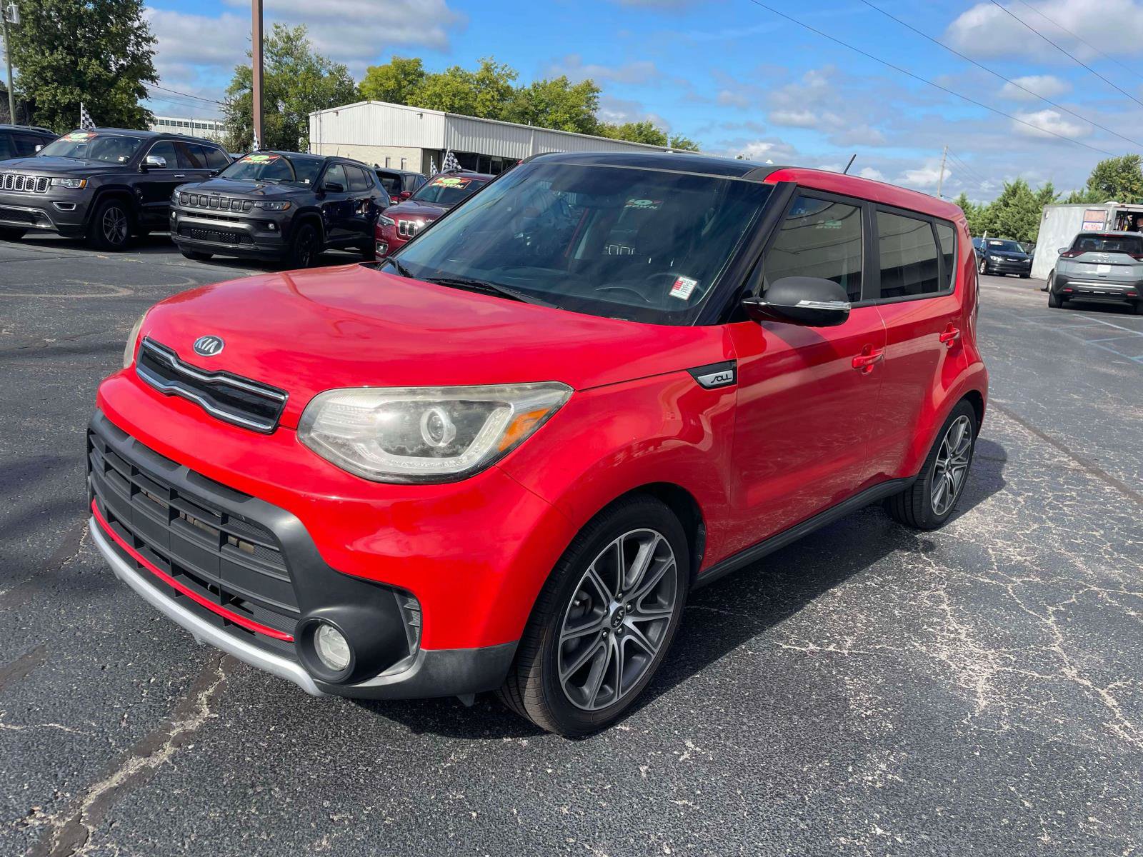 Used 2018 Kia Soul ! w/ Tech Package FWD image 3