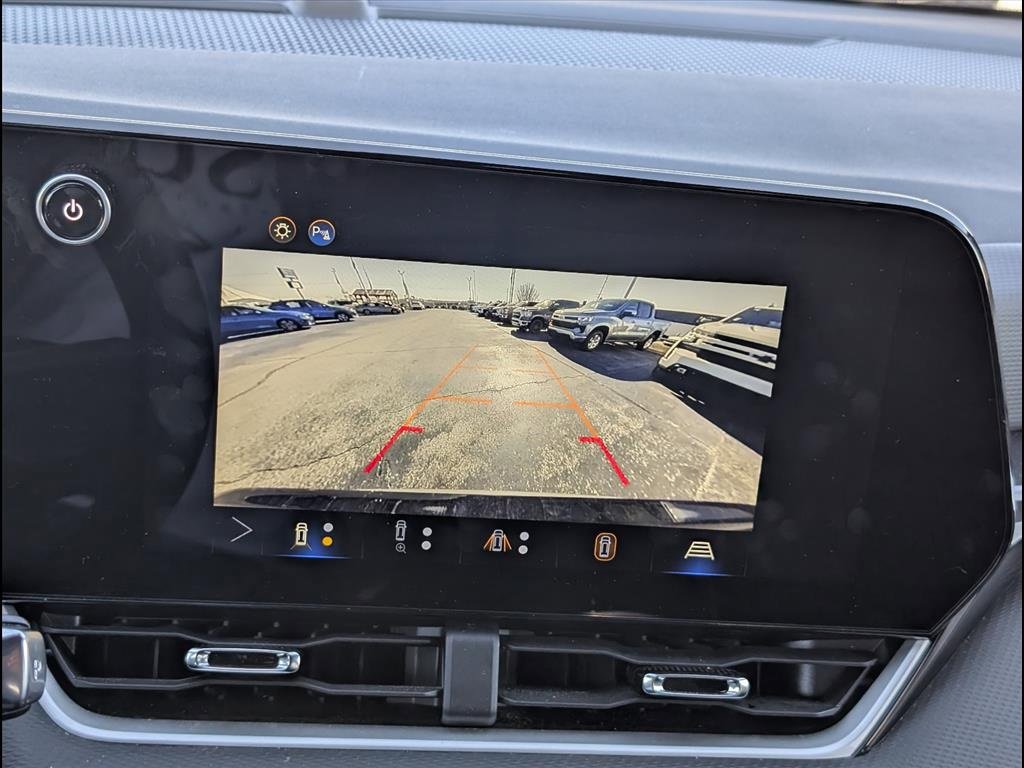 Used 2025 Chevrolet Equinox LT w/ Convenience Package II image 9