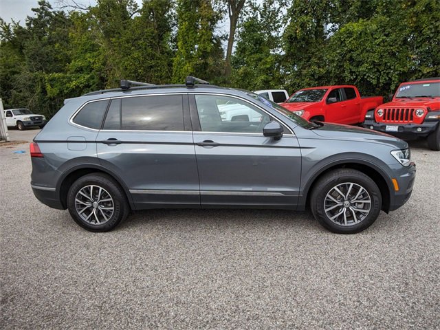 Used 2020 Volkswagen Tiguan SE w/ Panoramic Sunroof Package image 10