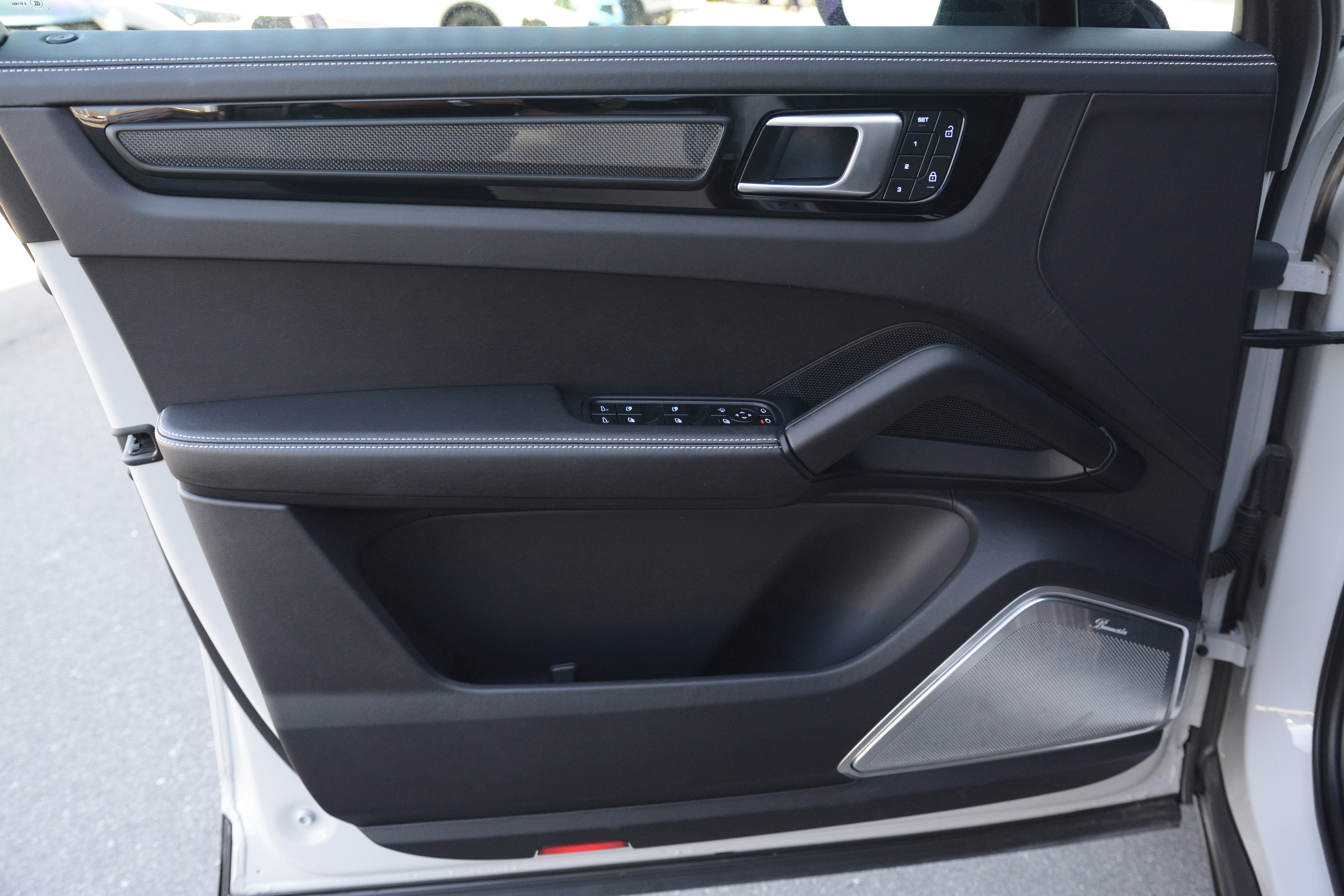 Certified 2022 Porsche Cayenne Turbo GT image 13