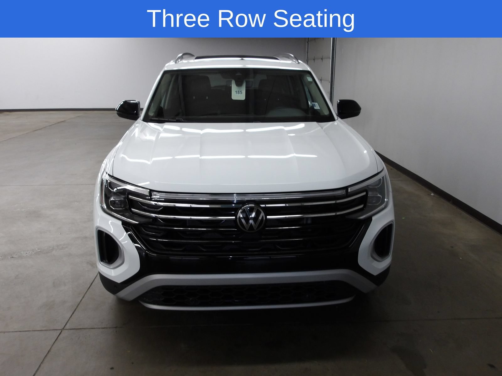 Used 2025 Volkswagen Atlas Peak Edition SE AWD/4WD image 4