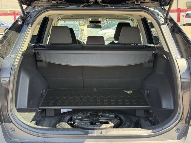 Used 2025 Toyota RAV4 XLE FWD image 32