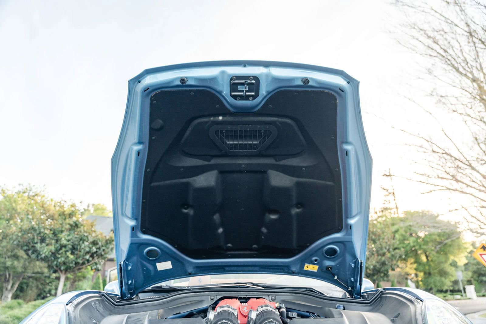 Used 2010 Ferrari California RWD image 83