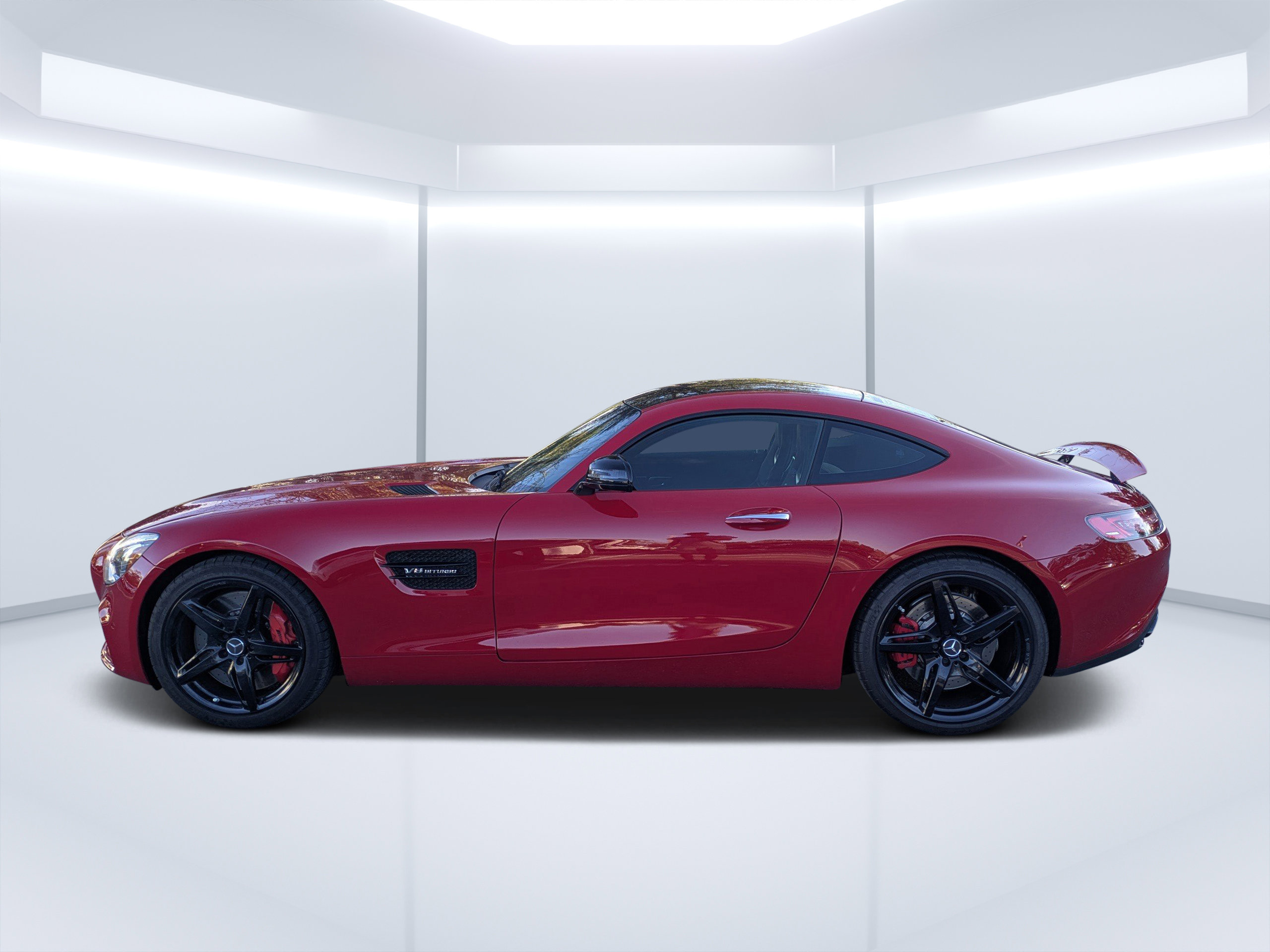 Used 2016 Mercedes-Benz AMG GT S w/ Exclusive Interior Package image 9
