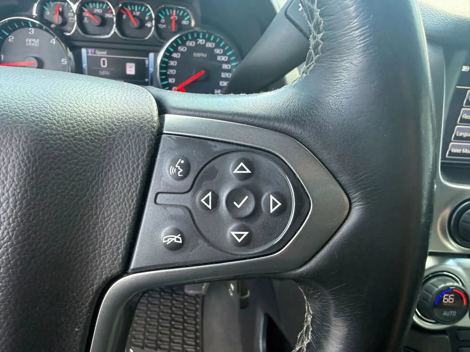 Used 2019 Chevrolet Suburban LT AWD/4WD image 19