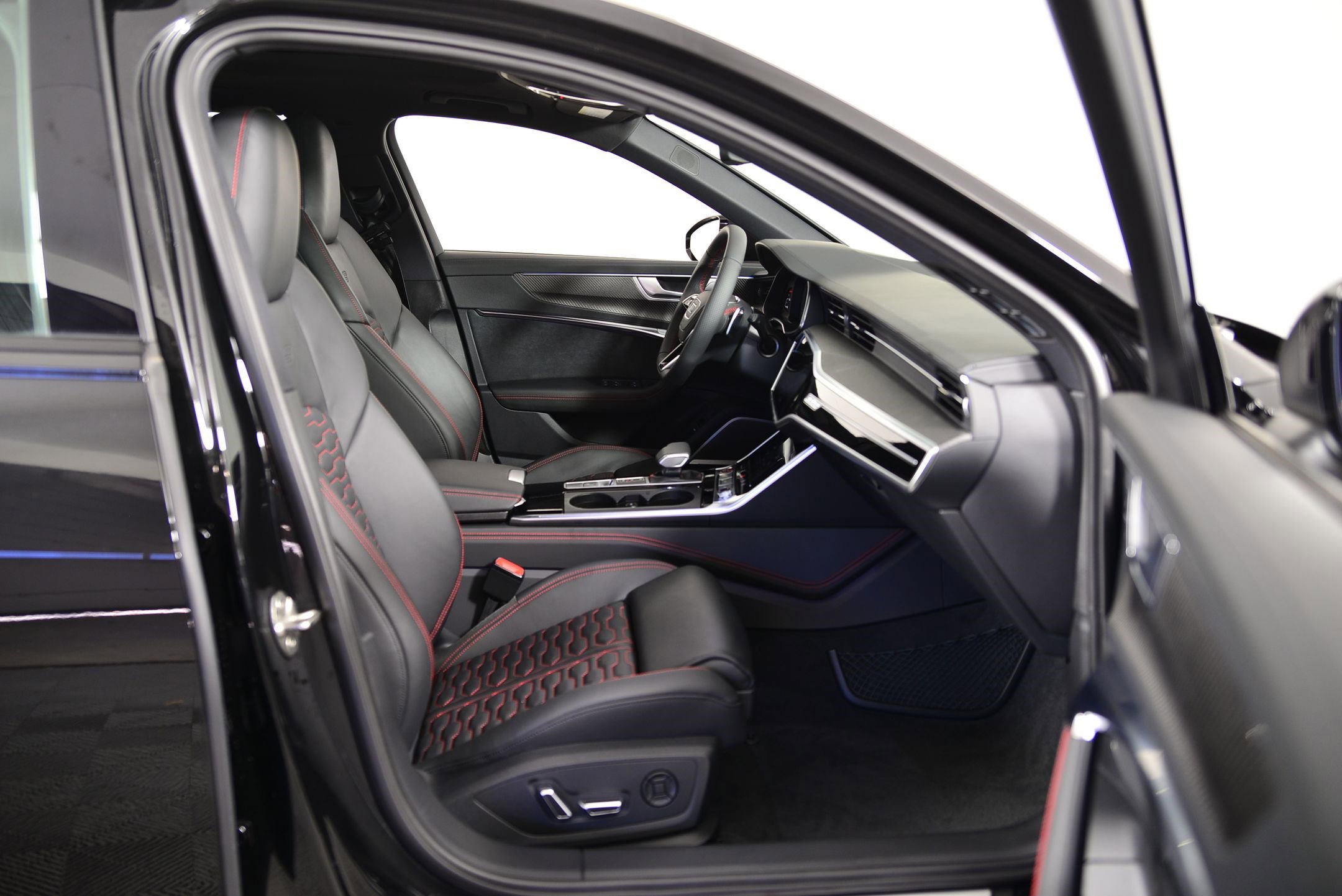 New 2026 Audi RS 6 performance image 19