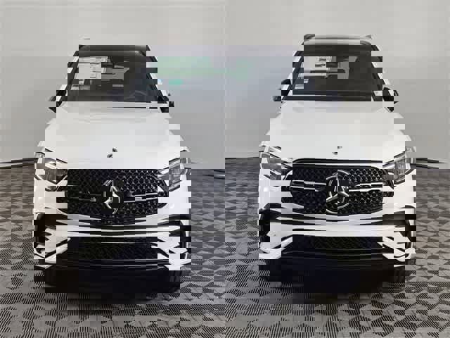 Used 2025 Mercedes-Benz GLC 350e 4MATIC image 8