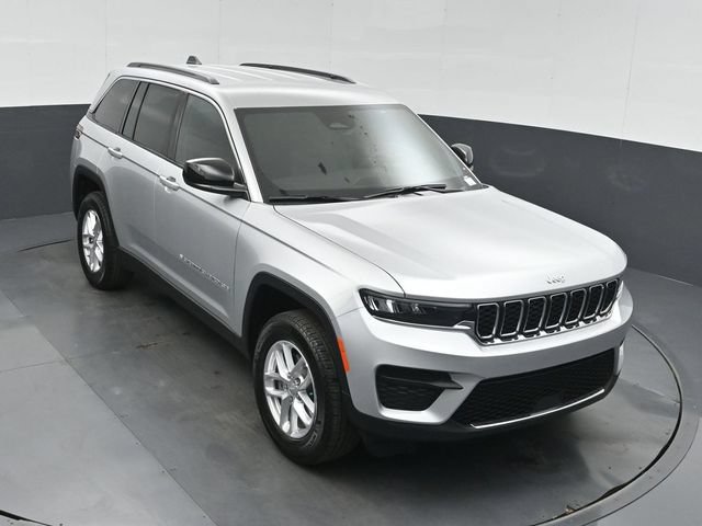 New 2026 Jeep Grand Cherokee Laredo w/ Trailer Tow Package AWD/4WD image 38