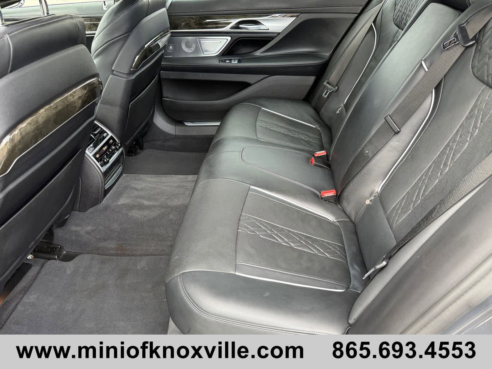 Used 2022 BMW 750i xDrive w/ Executive Package AWD/4WD image 18