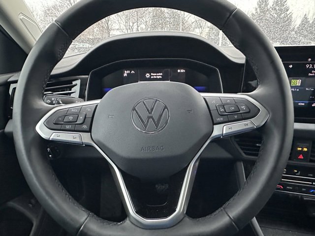 Certified 2025 Volkswagen Jetta SE image 41