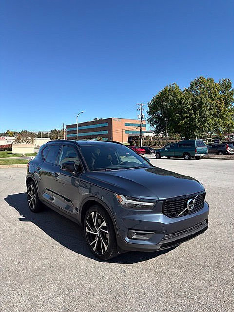 Used 2022 Volvo XC40 T5 R-Design AWD/4WD image 11
