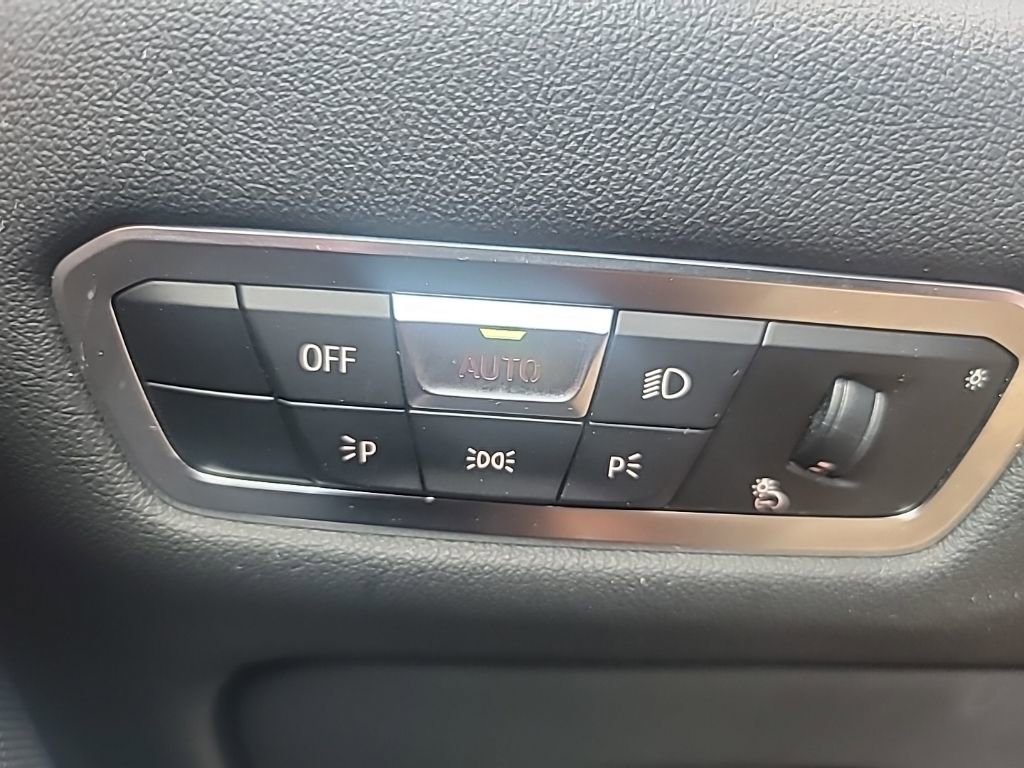 Used 2022 BMW X5 xDrive40i w/ M Sport Package image 16