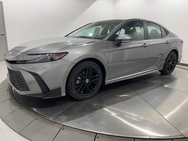 Certified 2025 Toyota Camry SE image 1