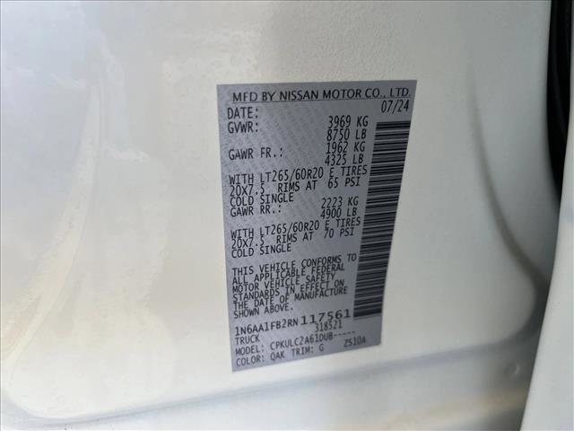 Used 2024 Nissan Titan SV w/ SV Convenience Package image 17