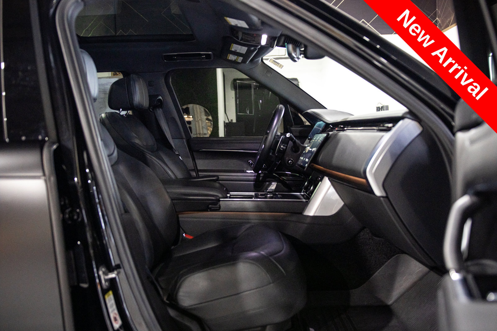 Used 2023 Land Rover Range Rover Long Wheelbase SE AWD/4WD image 11