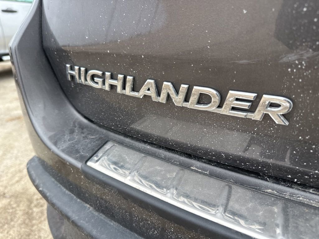 Used 2017 Toyota Highlander XLE image 16