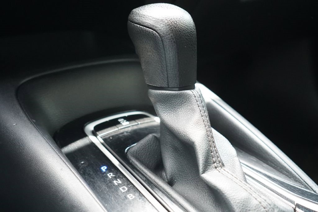 Used 2021 Toyota Corolla LE image 23