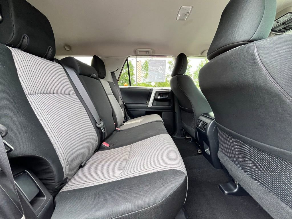 Used 2020 Toyota 4Runner SR5 AWD/4WD image 22