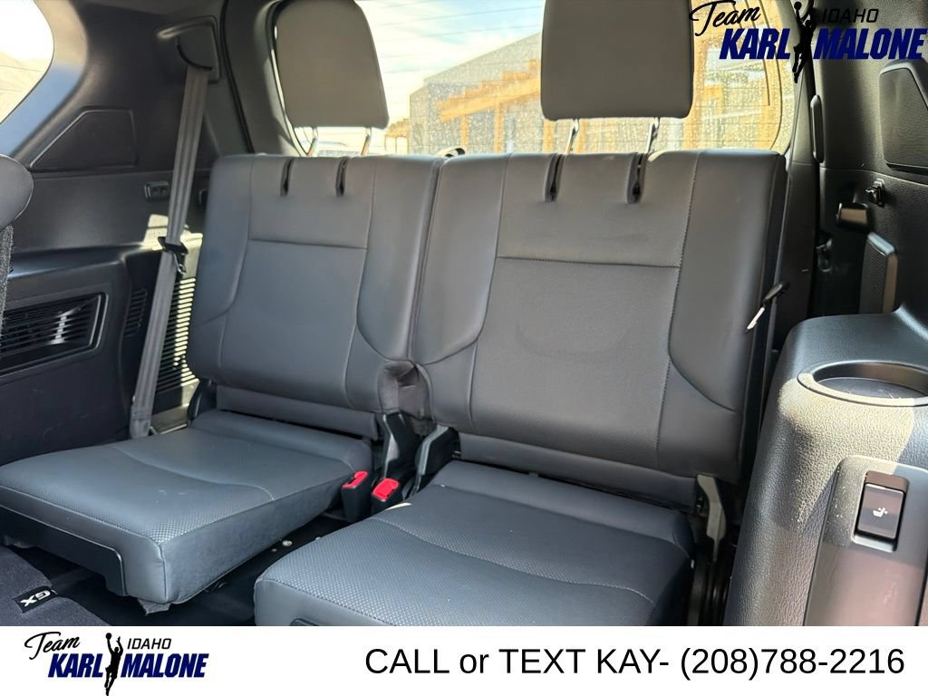 Used 2023 Lexus GX 460 Premium w/ Accessory Package AWD/4WD image 19