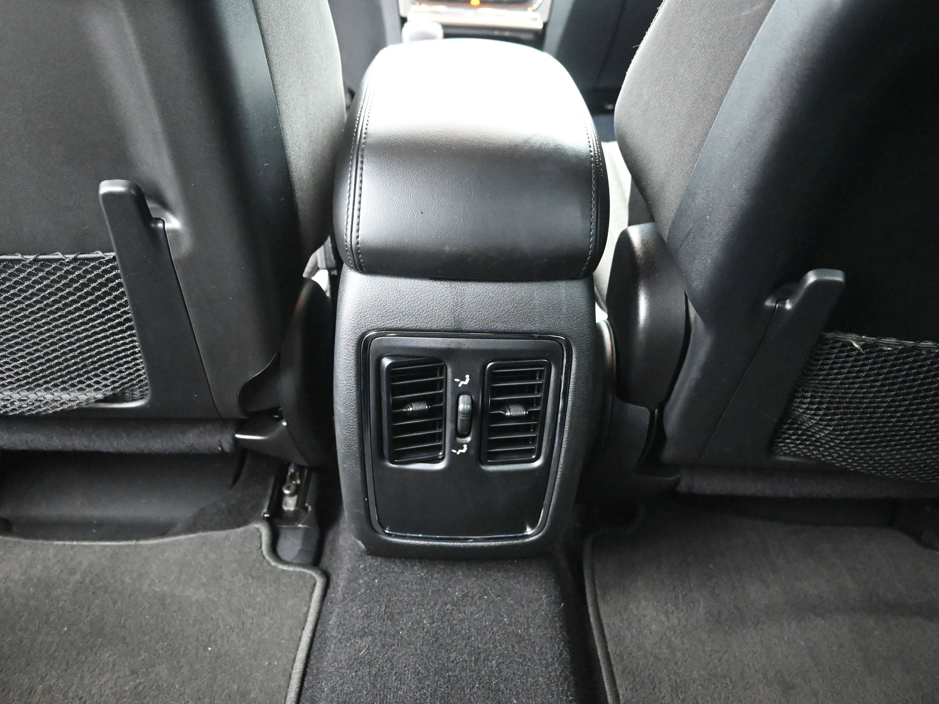 Used 2021 Jeep Grand Cherokee Laredo image 19