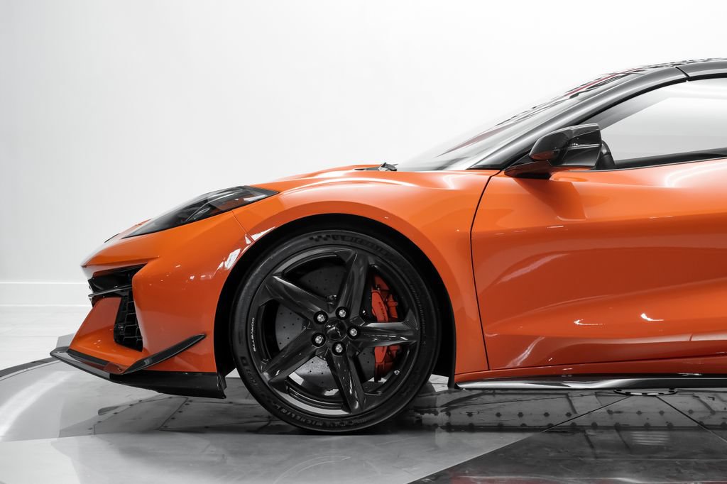 Used 2023 Chevrolet Corvette Z06 w/ Z07 Performance Package RWD image 21