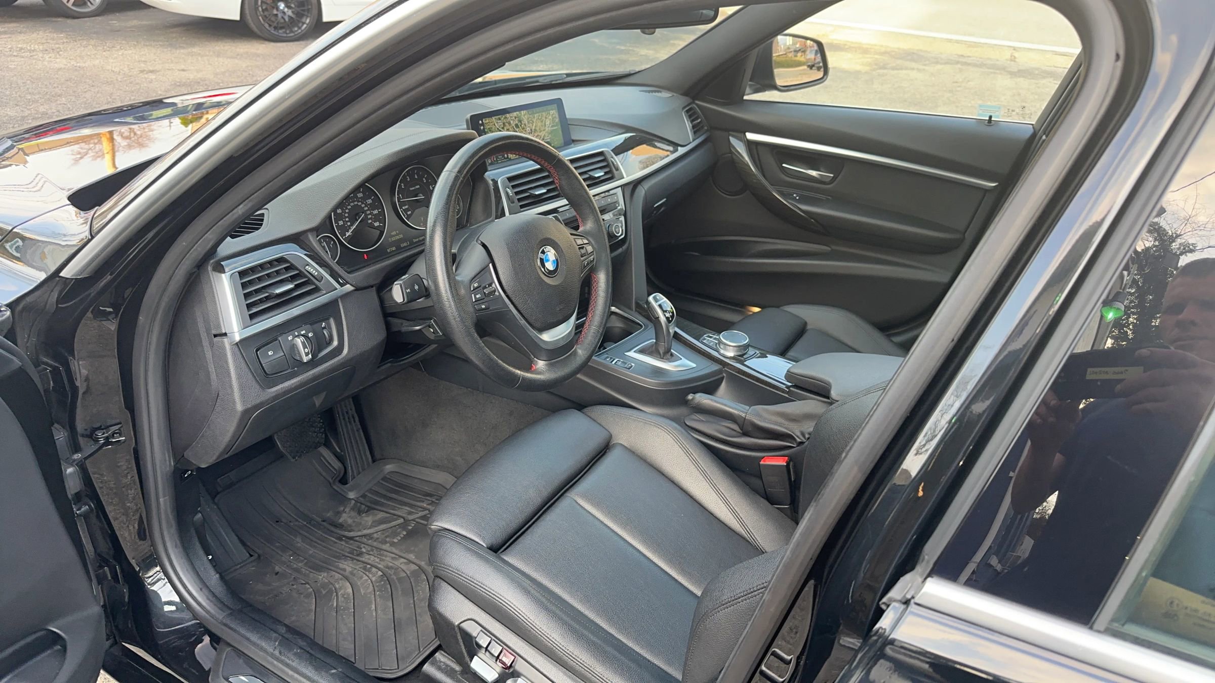 Used 2018 BMW 330i xDrive Sedan w/ Convenience Package image 12