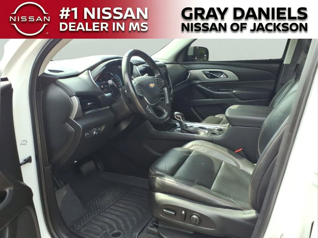 Used 2021 Chevrolet Traverse LT w/ LT Premium Package FWD image 24