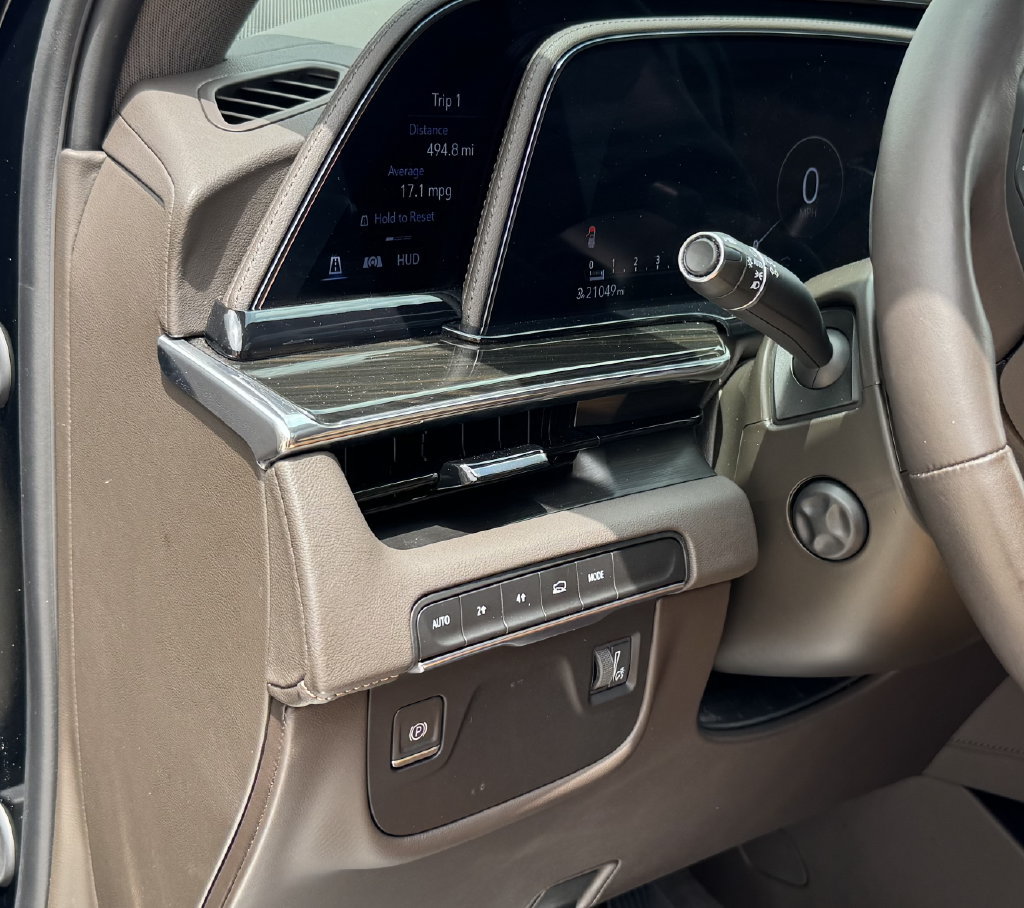 Used 2024 Cadillac Escalade Premium Luxury w/ LPO, Floor Liner Package AWD/4WD image 15