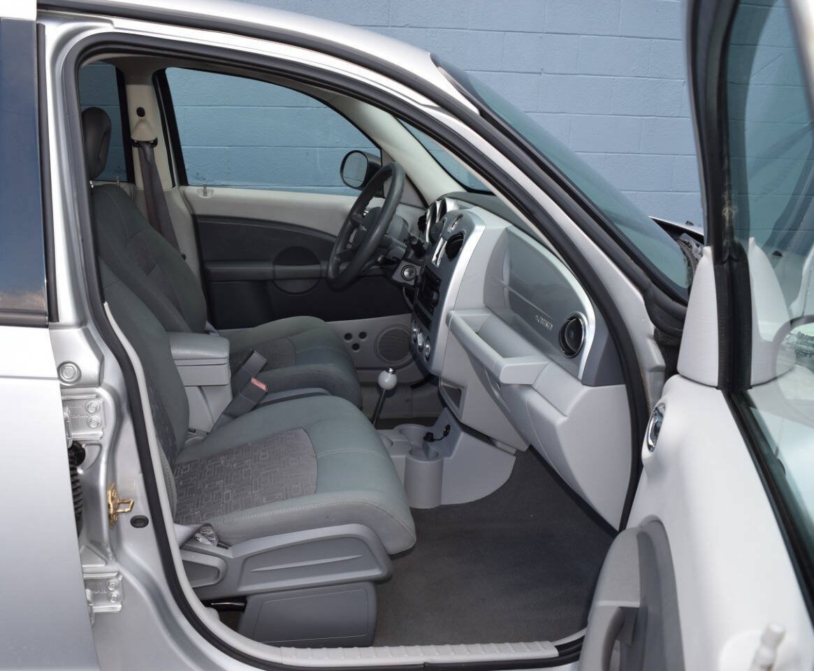Used 2006 Chrysler PT Cruiser Touring FWD image 28