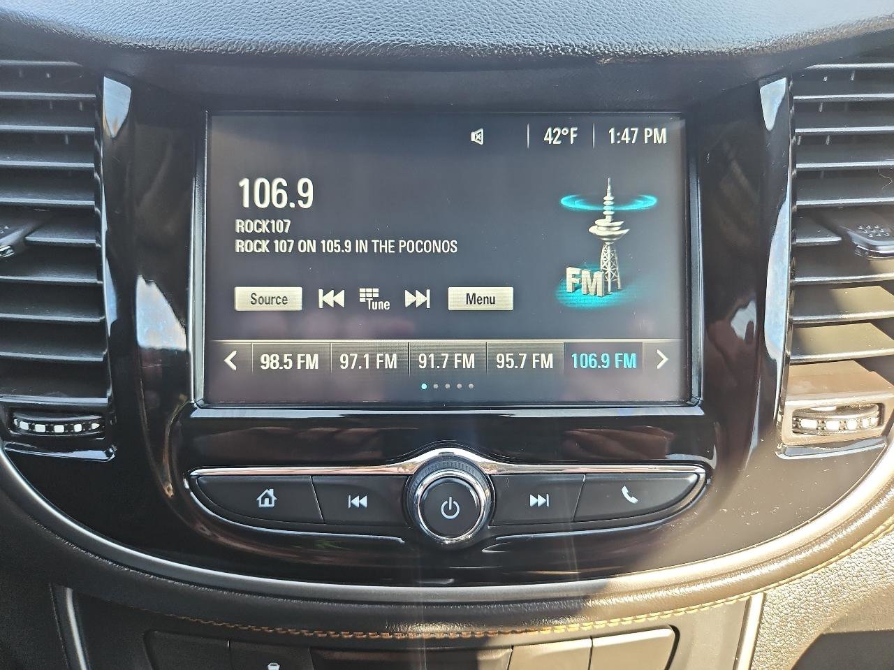 Used 2017 Chevrolet Trax LT w/ LT Convenience Package image 27