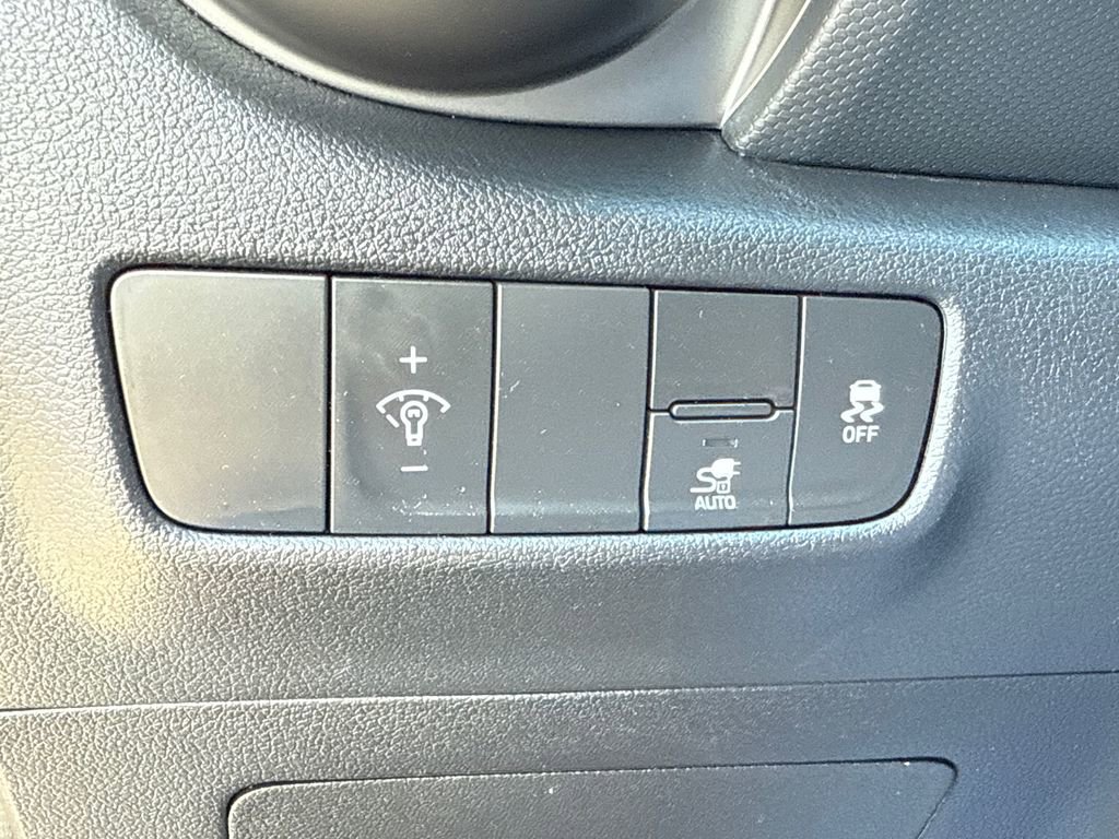 Used 2023 Hyundai Kona SE FWD image 26