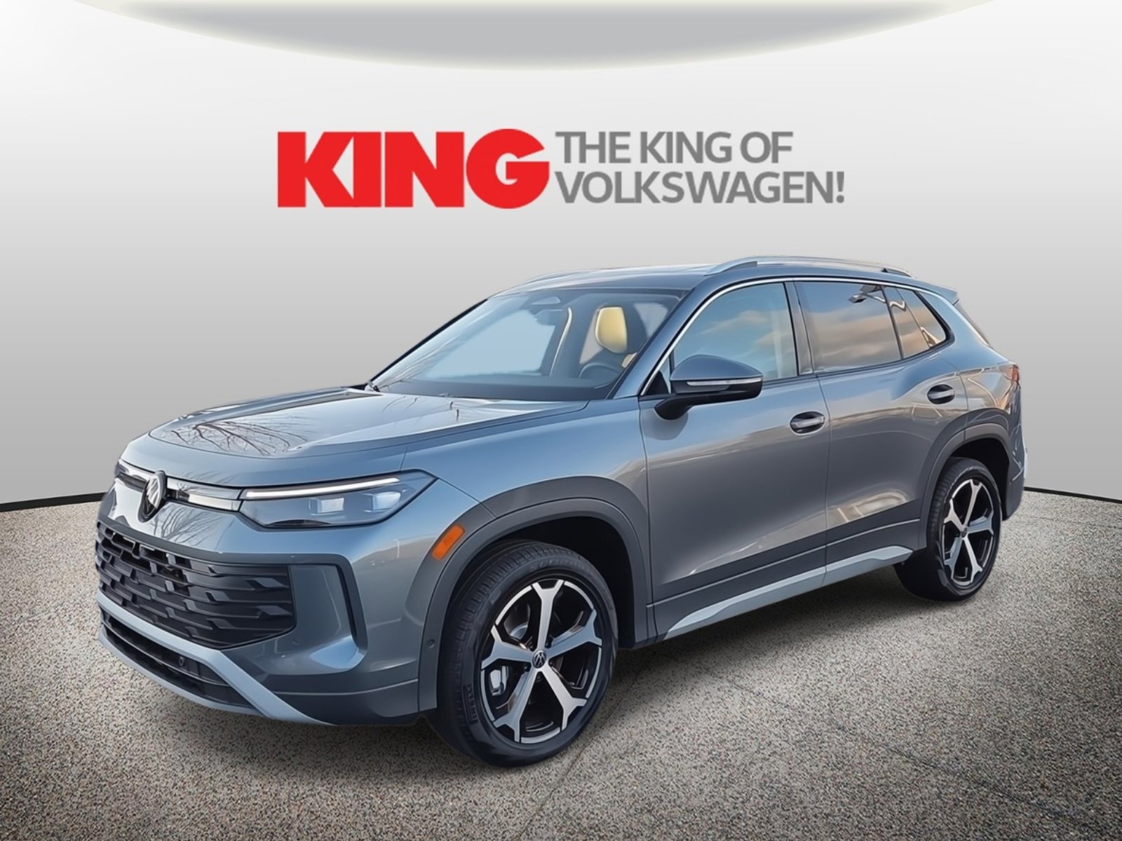 New 2026 Volkswagen Tiguan SE image 8