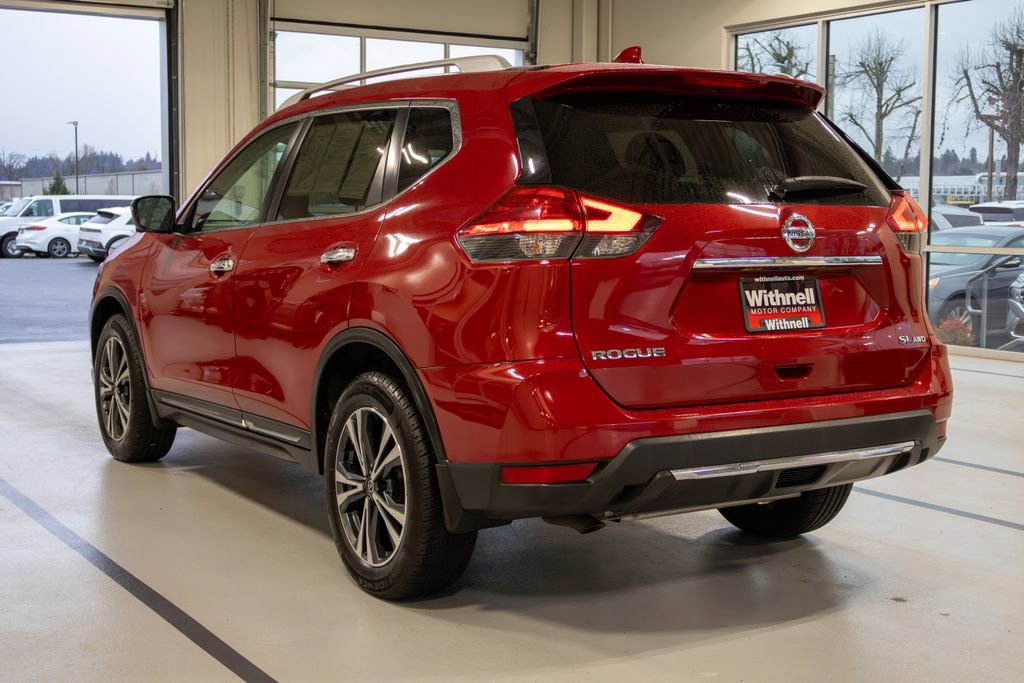 Used 2017 Nissan Rogue SL image 9