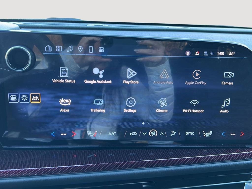 Used 2024 Chevrolet Traverse Z71 image 17