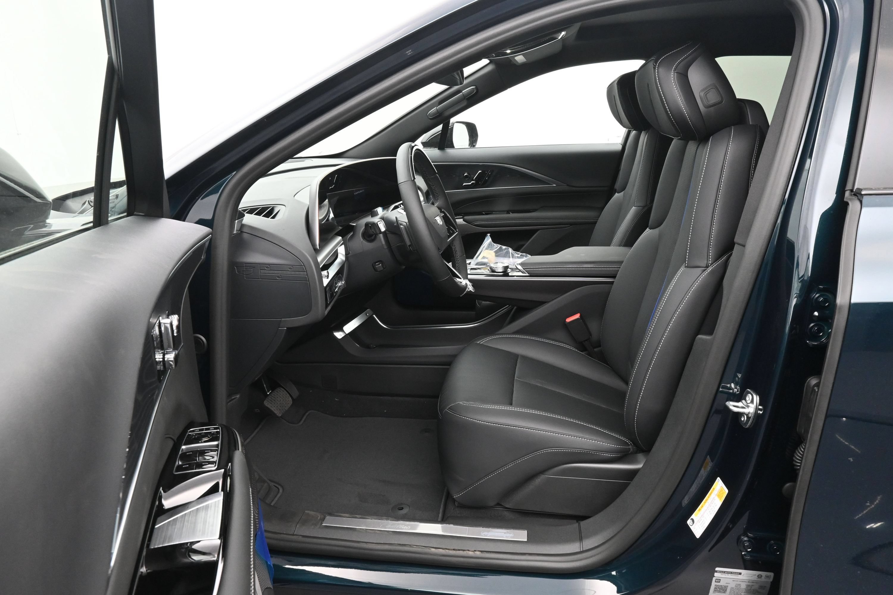 New 2026 Cadillac Lyriq Luxury w/ LPO, Floor Liner Package AWD/4WD image 11