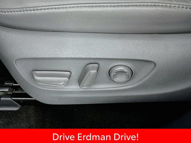 Certified 2023 Toyota Highlander Limited FWD image 12