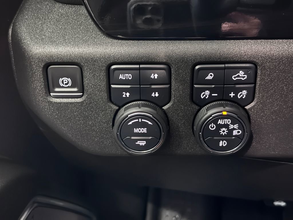 Certified 2023 Chevrolet Silverado 1500 High Country w/ High Country Premium Package image 25