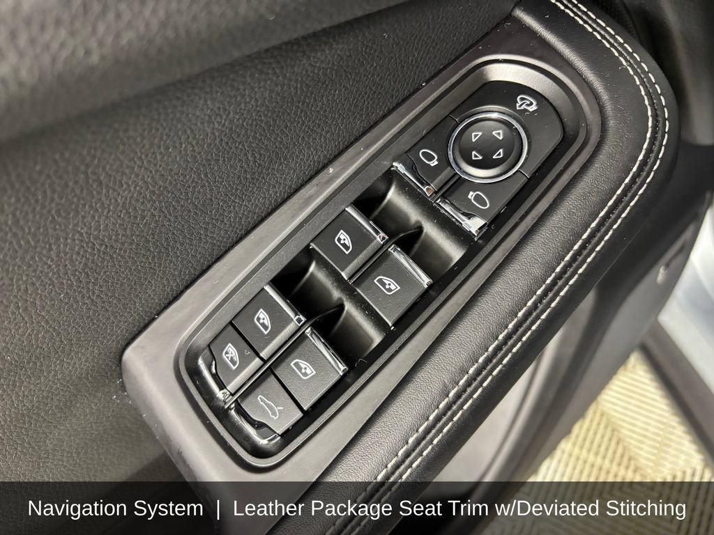 Used 2023 Porsche Macan w/ Premium Package Plus AWD/4WD image 14