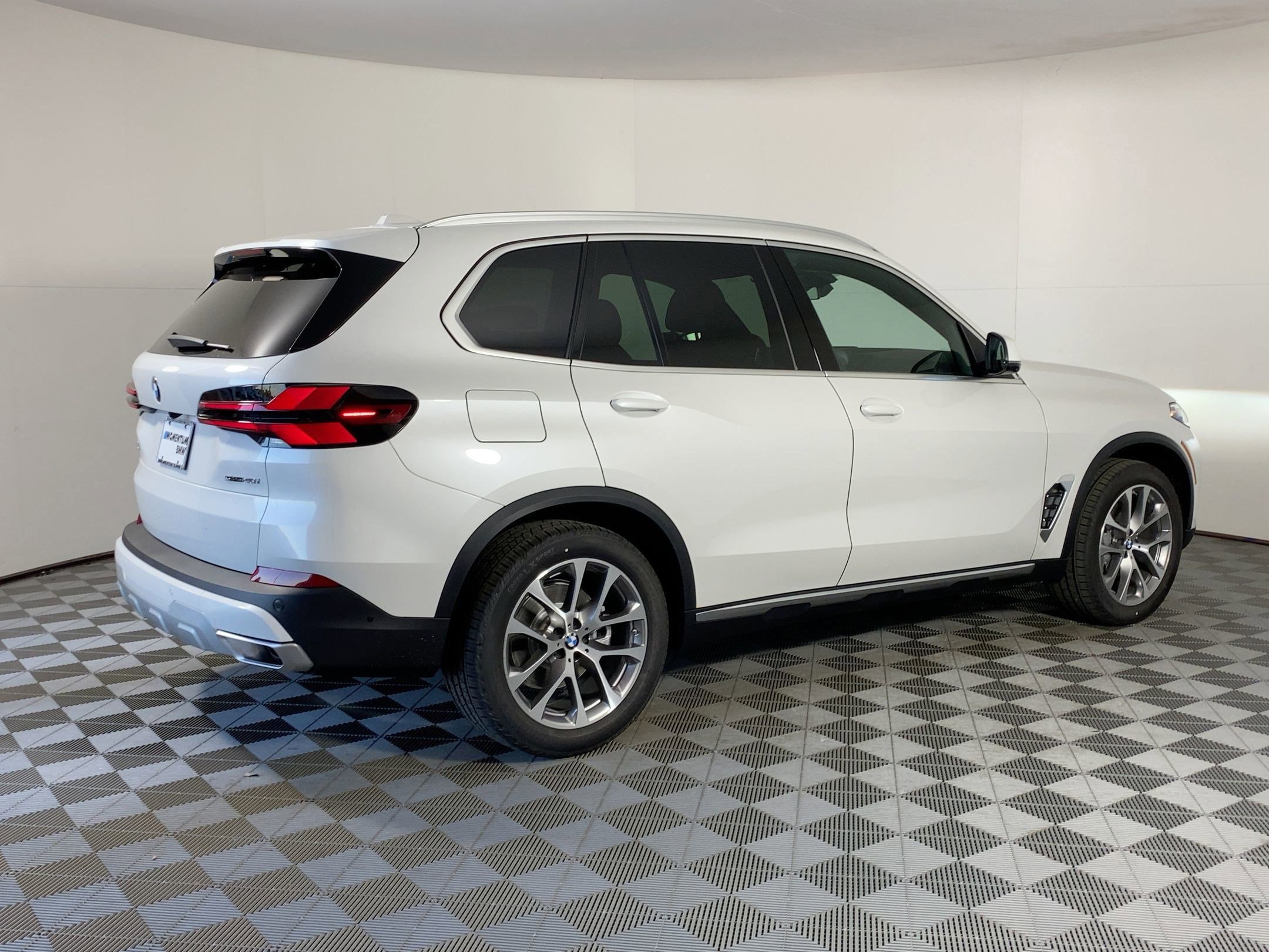Used 2026 BMW X5 sDrive40i w/ Premium Package image 7