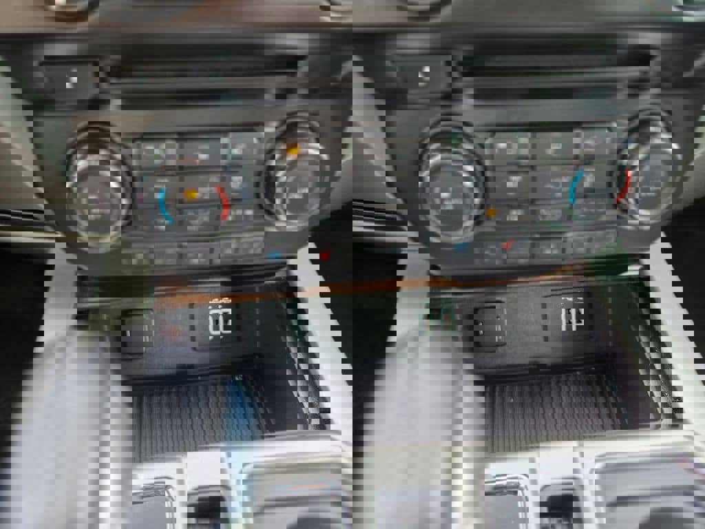 Used 2016 Ford F150 Lariat w/ Equipment Group 501A Mid RWD image 22