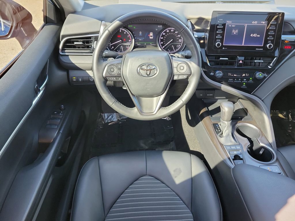 Used 2023 Toyota Camry SE w/ Cold Weather Package image 13