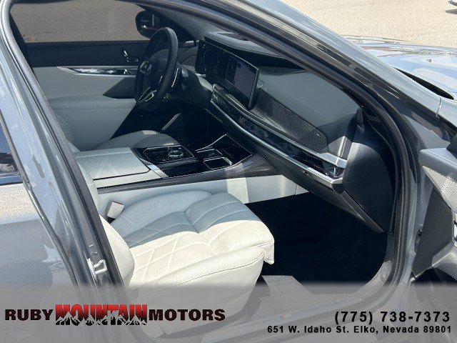 Used 2025 BMW 750e xDrive w/ Premium Package AWD/4WD image 29