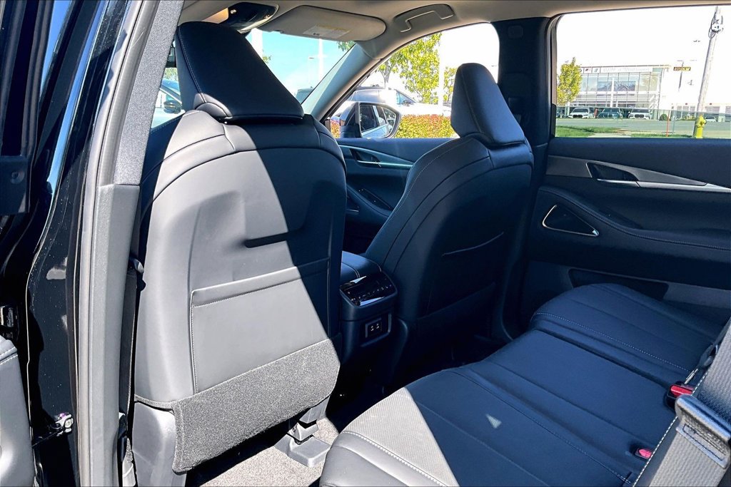 Certified 2027 INFINITI QX60 Luxe w/ Cargo Package AWD/4WD image 31