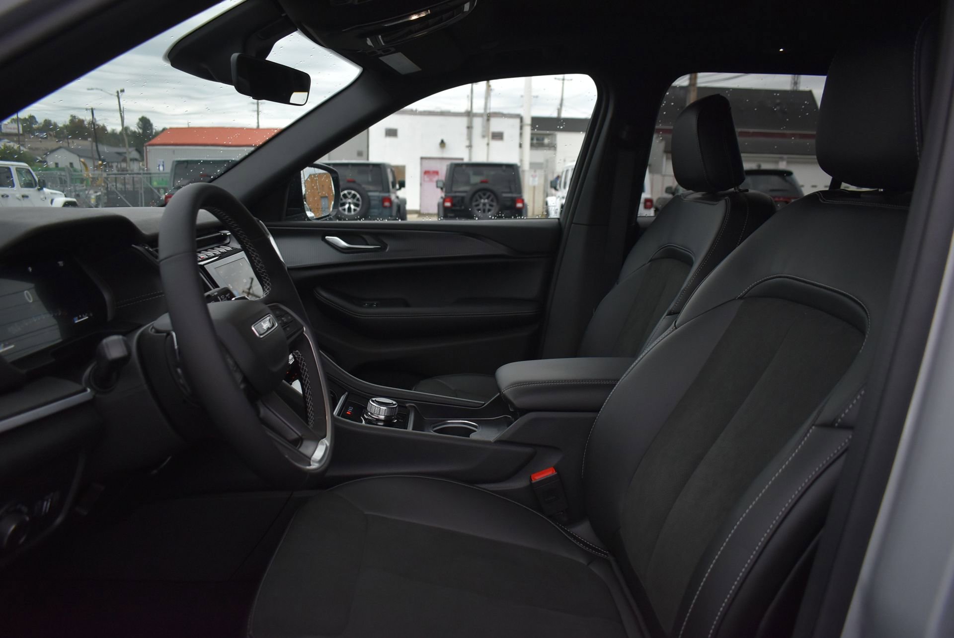 New 2026 Jeep Grand Cherokee Altitude image 16